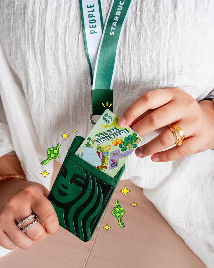 Raya Cheer with Starbucks: Get a FREE Classic Green Card Caddy This Aidilfitri!